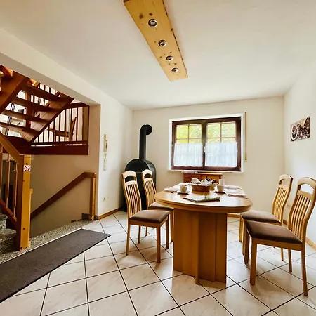 Ins Scholze Grosse Und Kleine In Albersbach 公寓 *